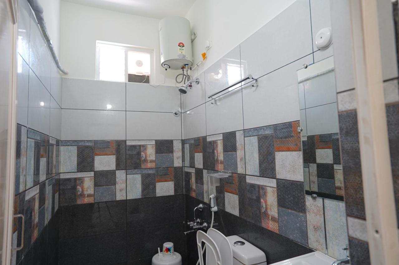 Mahasri Studio Apartments- Brand New Fully Furnished Air Conditioned Studio Apartments Tirupati Luaran gambar
